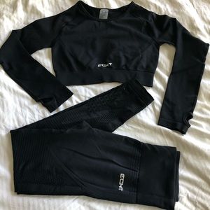 Super flattering 2 piece yoga set